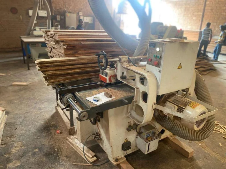 wooden cutting machine